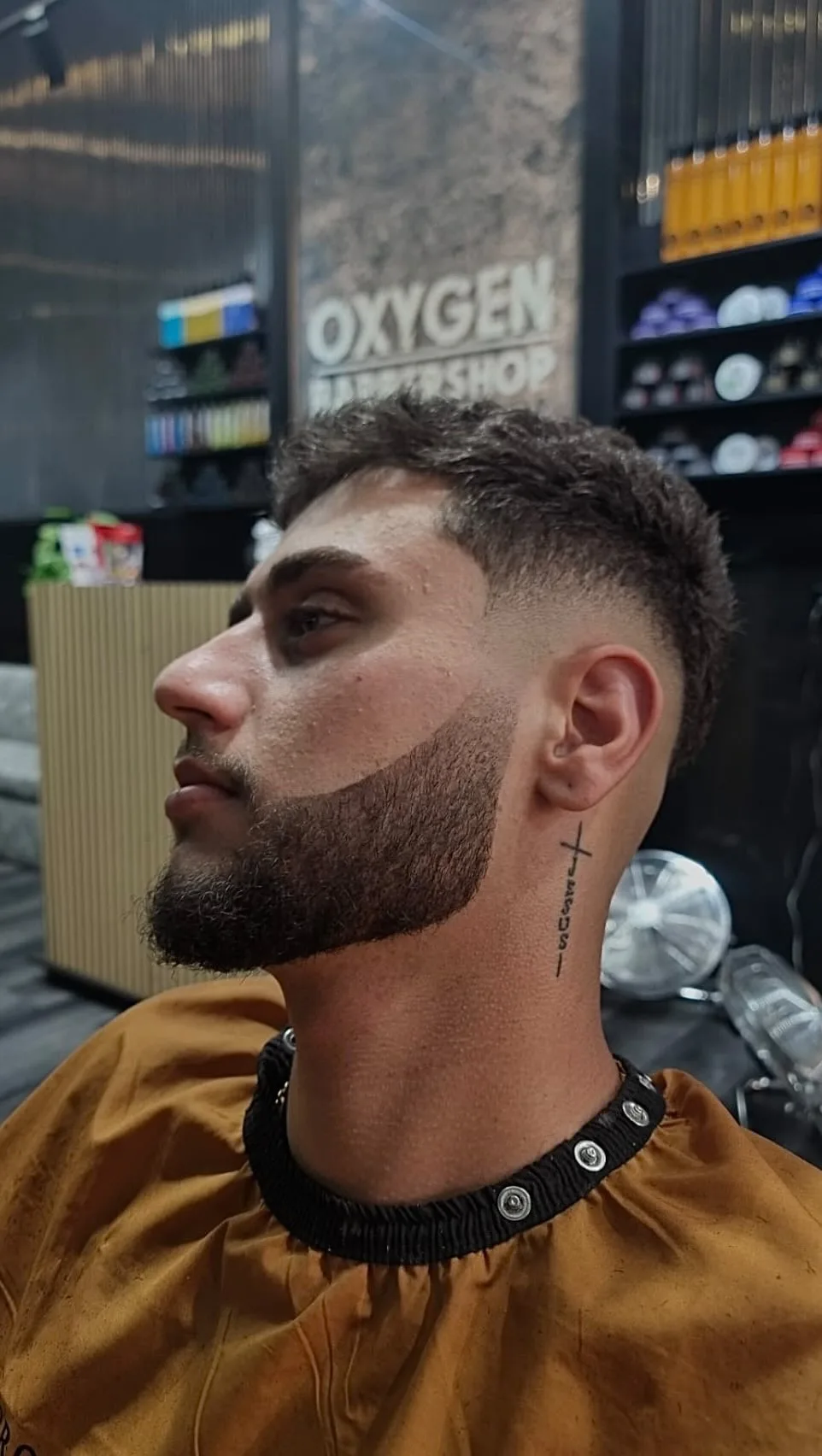 Textured crop and sculpted beard
